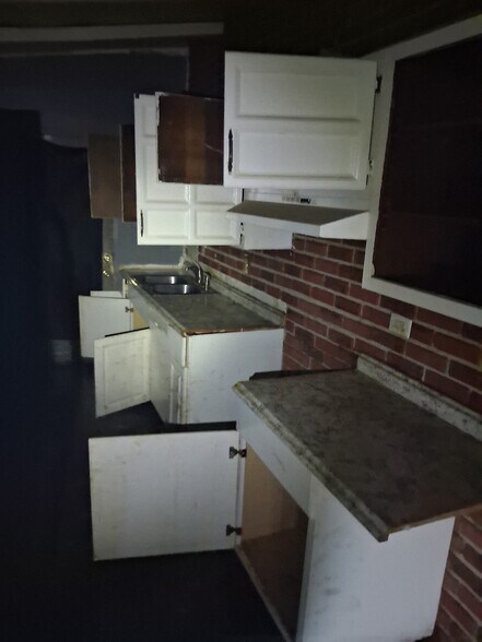 Building Photo - 500 St Thomas Ln