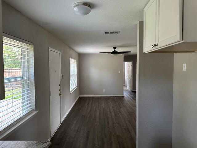 Building Photo - 3018 Gardenia Dr