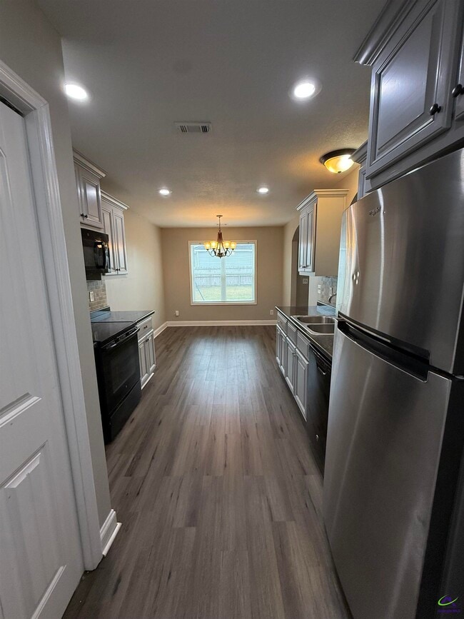 Building Photo - 109 Ellington Ct