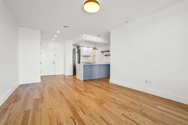 Building Photo - 627 DeKalb Ave