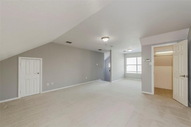 Building Photo - 12422 Daimler Dr
