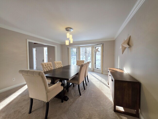 Building Photo - 3427 E Dobson Pl