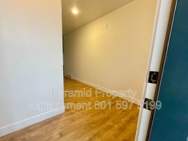 Building Photo - 836 E 340 S