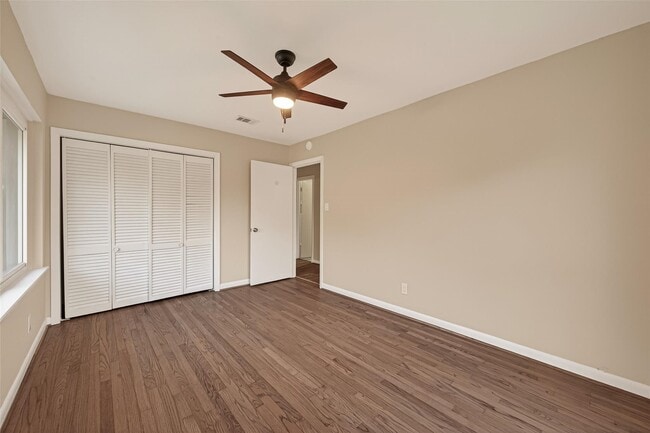 Building Photo - 11206 Huggins Dr