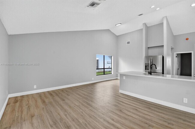 Building Photo - 9645 El Clair Ranch Rd