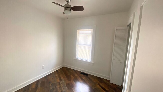 Building Photo - 3 Bedroom, 2 Bath Home in Peoria Heights! ...
