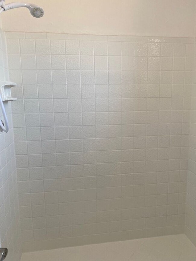 Building Photo - $1,975 For Lease SFH 3 Beds-2 Baths-2 Car ...