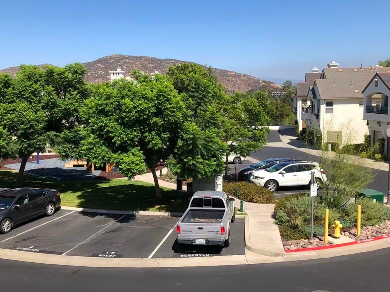 Building Photo - 16908 Robins Nest Way