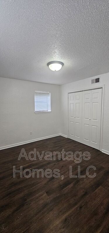 Building Photo - 711 N 70th St