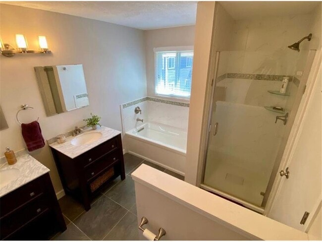 Building Photo - 2575 Heritage Dr