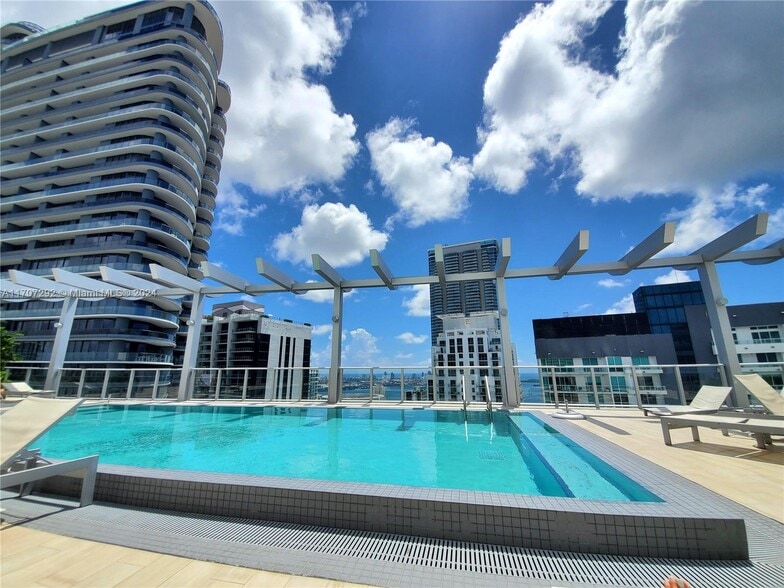 Building Photo - 1100 S Miami Ave