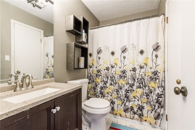 Building Photo - 644 Eastbrooke Ln