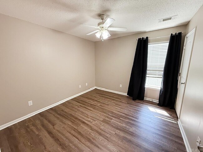 Building Photo - 4853 Tall Grass Dr