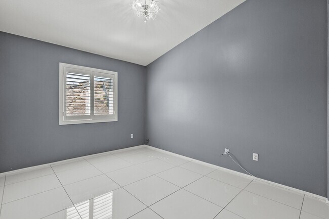 Building Photo - 16001 Filbert St