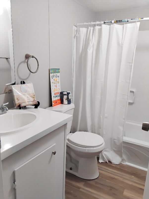 Building Photo - 138 Rainbow Dr