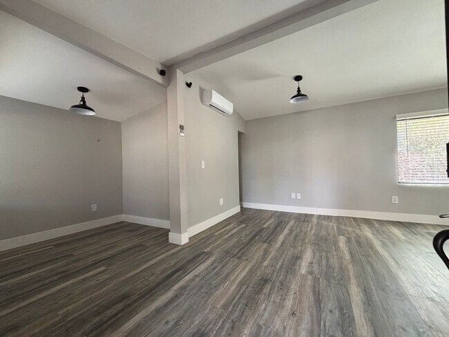 Building Photo - 11548 Valentino Ln