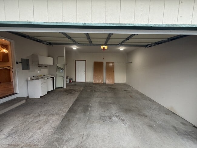 Building Photo - 1616 SW K St