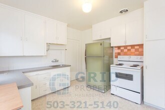 Building Photo - Craftsman Bungalow Available in Kenton Nei...
