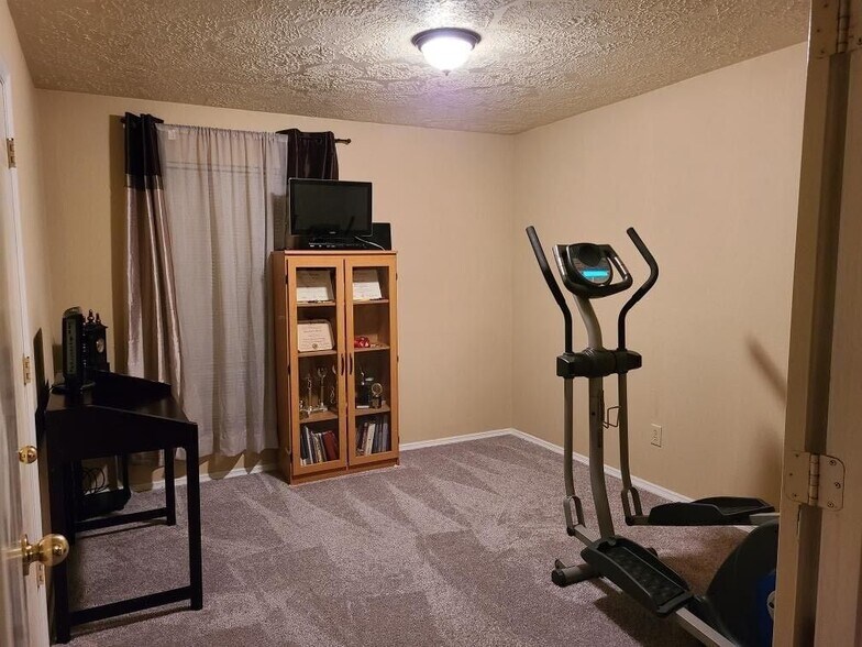 Building Photo - 7036 Ivy Pointe Row