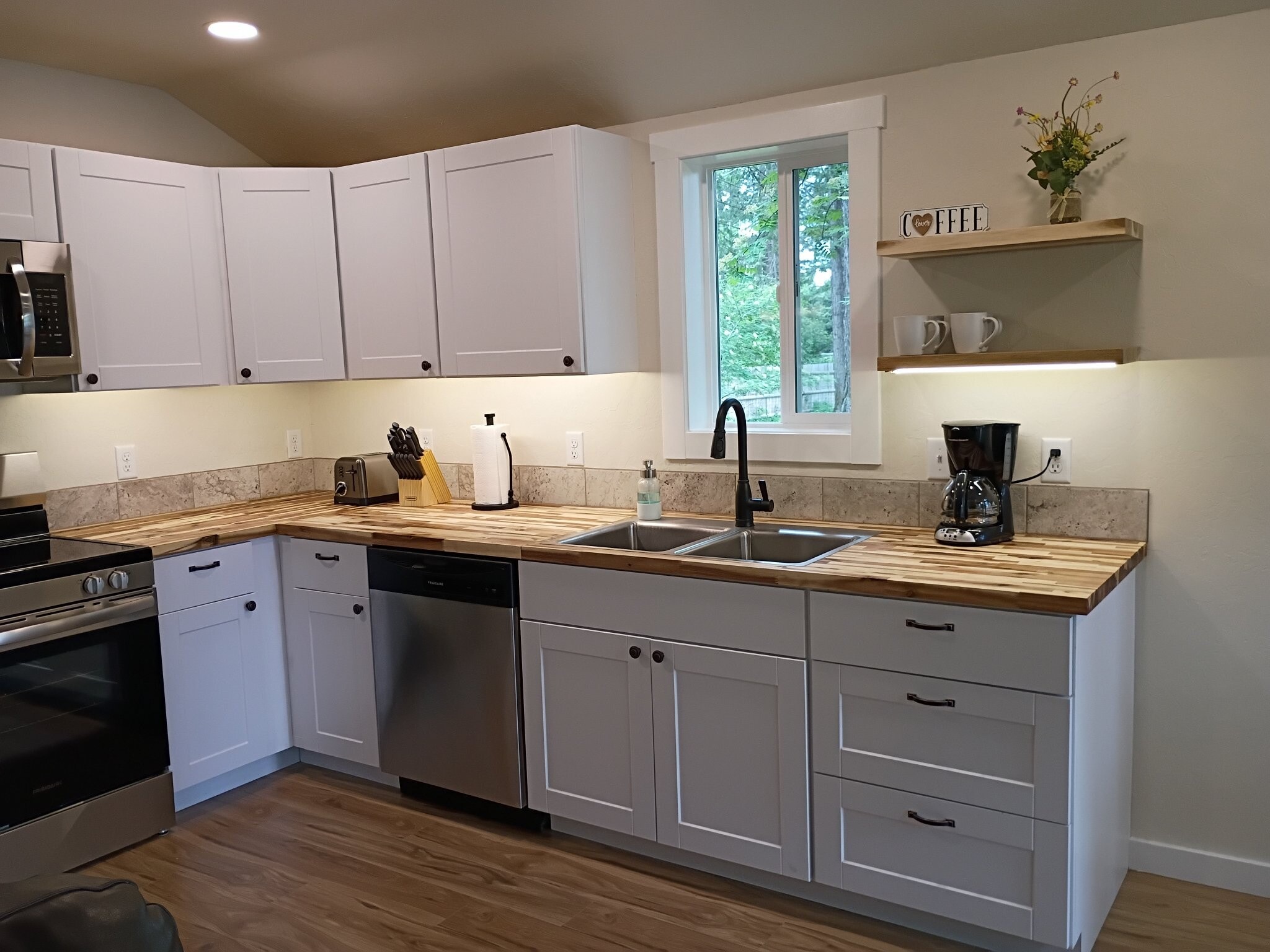 Building Photo - 14 Wapiti Way