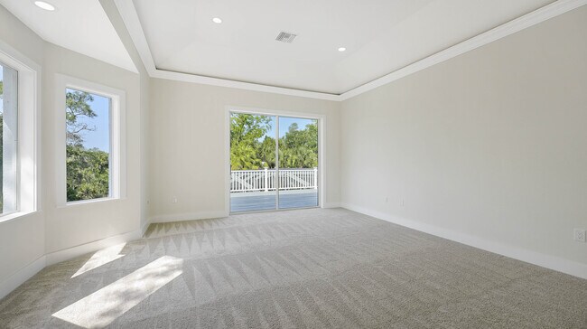 Building Photo - 6706 Oakmont Way