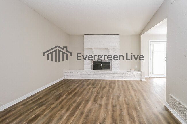 Building Photo - 1413 Sunrise Dr