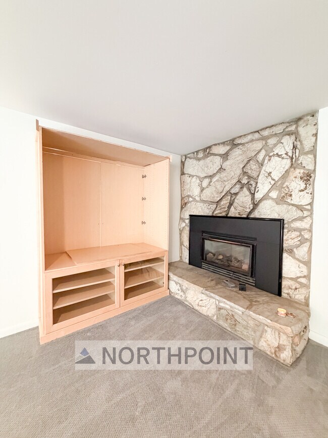 Building Photo - Midcentury Modern Masterpiece
