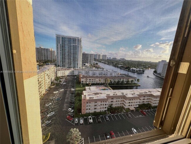 Building Photo - 1865 S Ocean Dr