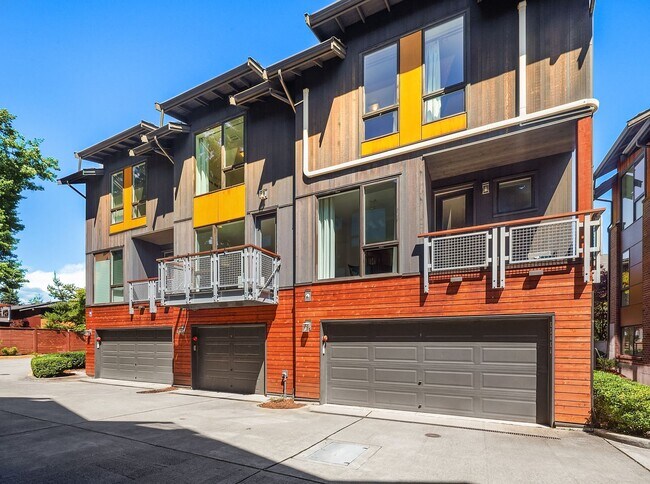 Building Photo - 3bd/3ba Seattle Townhome