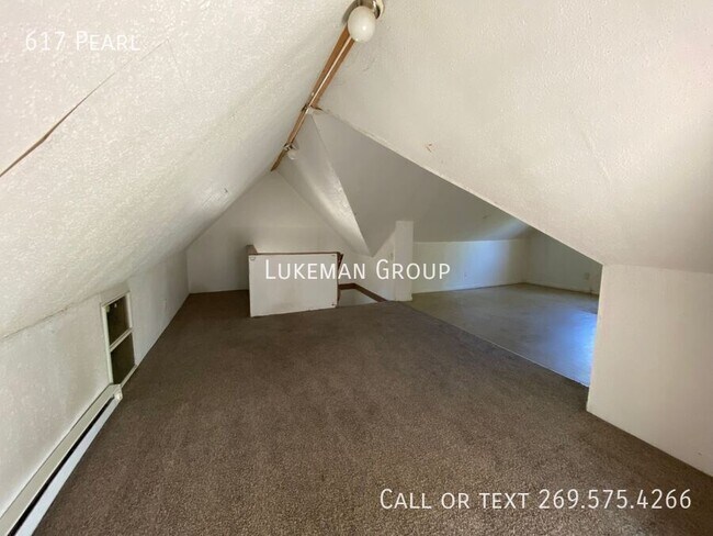 Building Photo - 617 Pearl-
