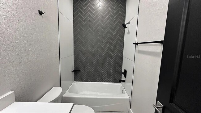 Building Photo - 710 Childs Ave