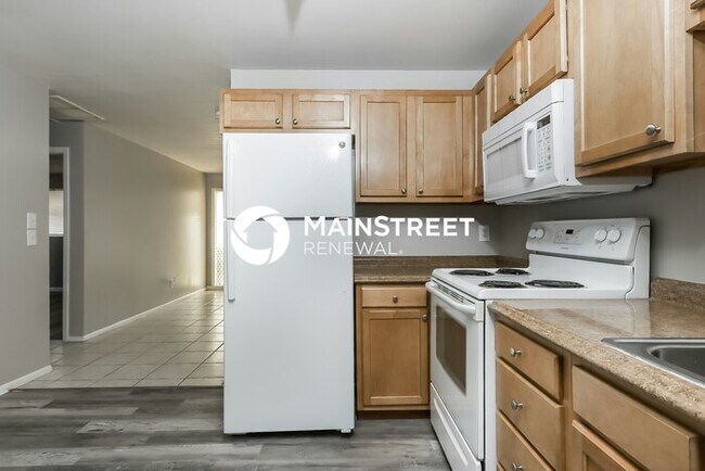Building Photo - 2 Bedroom Pet-Friendly Home in North Palm ...
