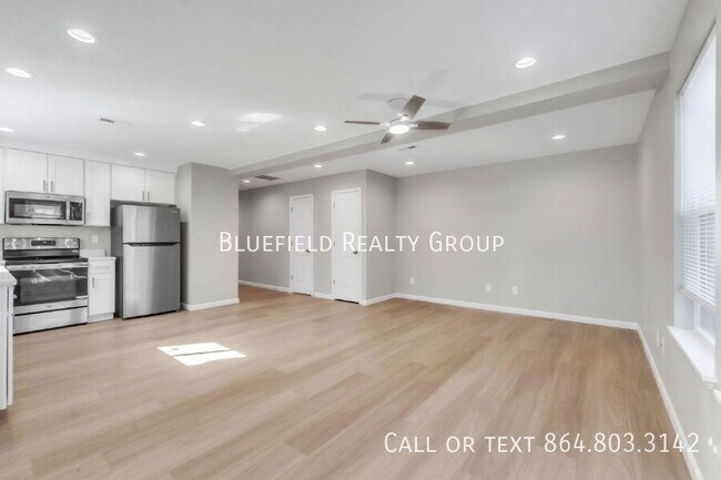 Building Photo - 253 Woodruff St