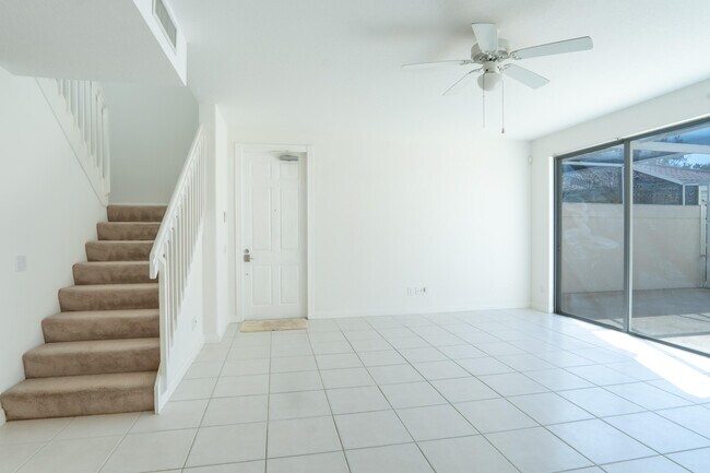 Building Photo - 186 Soriano Dr