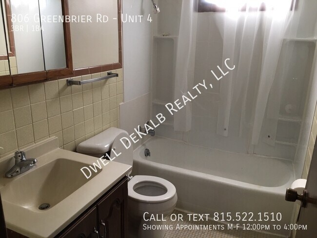 Building Photo - 806 Greenbrier Rd