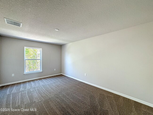 Building Photo - 512 L M Davey Ln