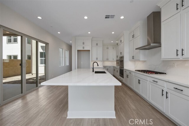 Building Photo - 9355 Astor