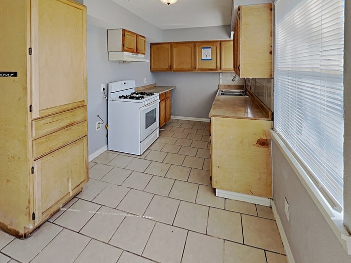 Building Photo - 4731 Bedford Dr