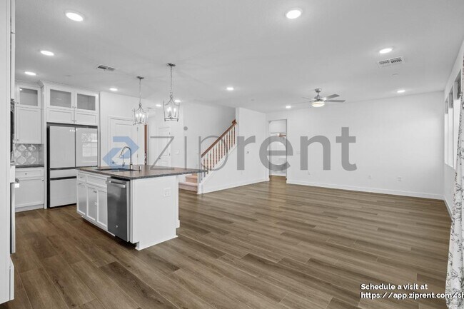 Building Photo - 15961 Mavericks Ln