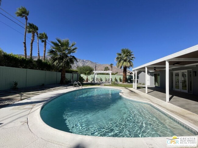 Building Photo - 505 E Molino Rd