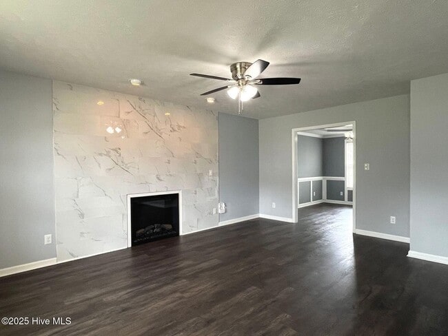 Building Photo - 1508 Thoroughbred Trail