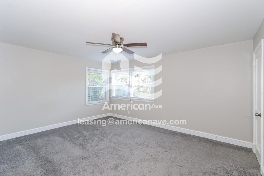 Building Photo - 16 Erskine Ln