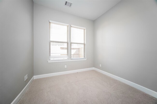 Building Photo - 5110 Royal Heath Dr