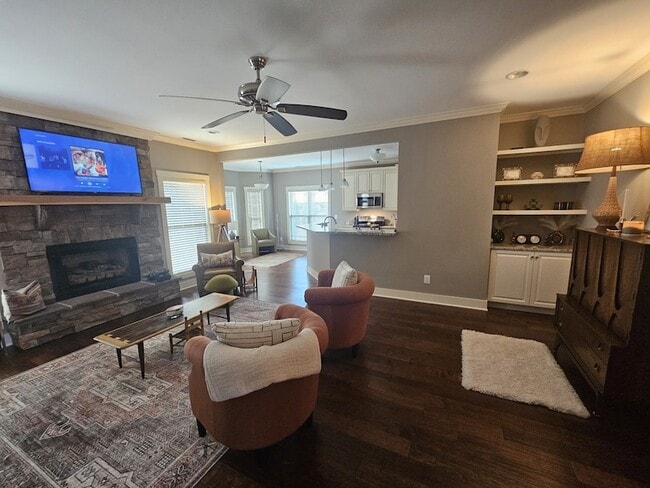 Building Photo - 44 ANDERTON DR