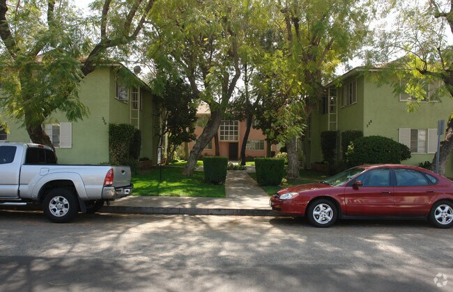 Building Photo - 324 W Palmer Ave
