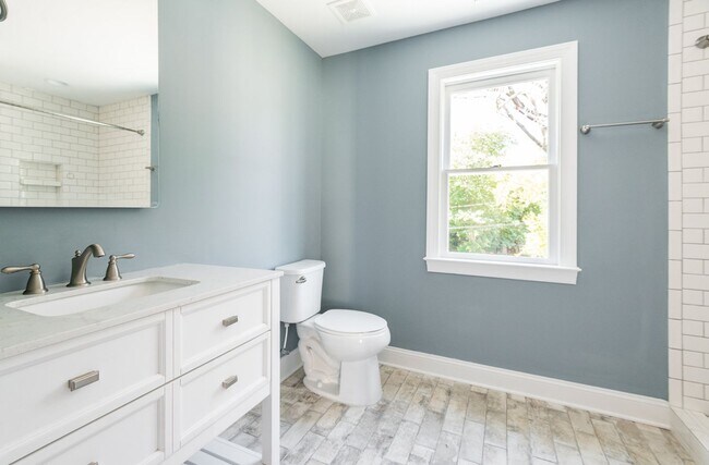 Building Photo - Stunning 2 Bedroom in Churchill Coming soon!
