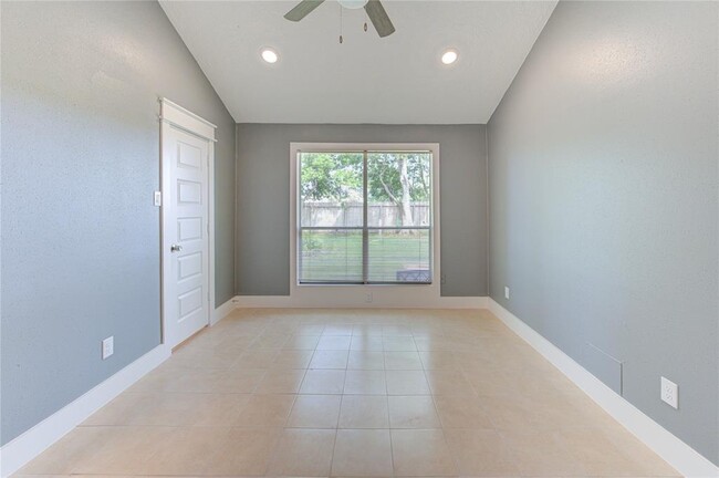 Building Photo - 3843 Westmeadow Dr