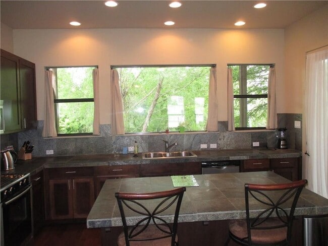 Building Photo - 4610 Windy Brook Dr