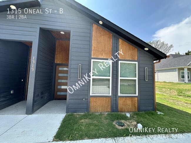 Building Photo - 1315 Oneal St