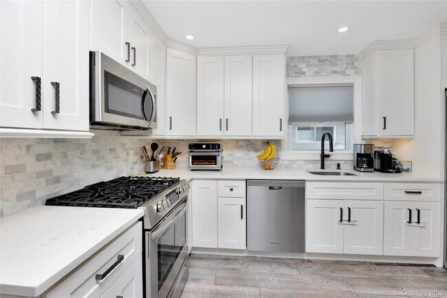 Building Photo - 464 Lindell Blvd